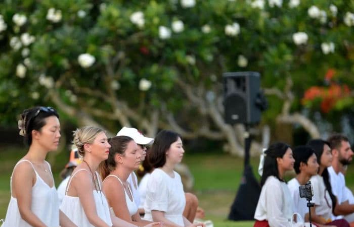 Proses meditasi Bali Art of Harmony di Bali / sumber: Antara - Image