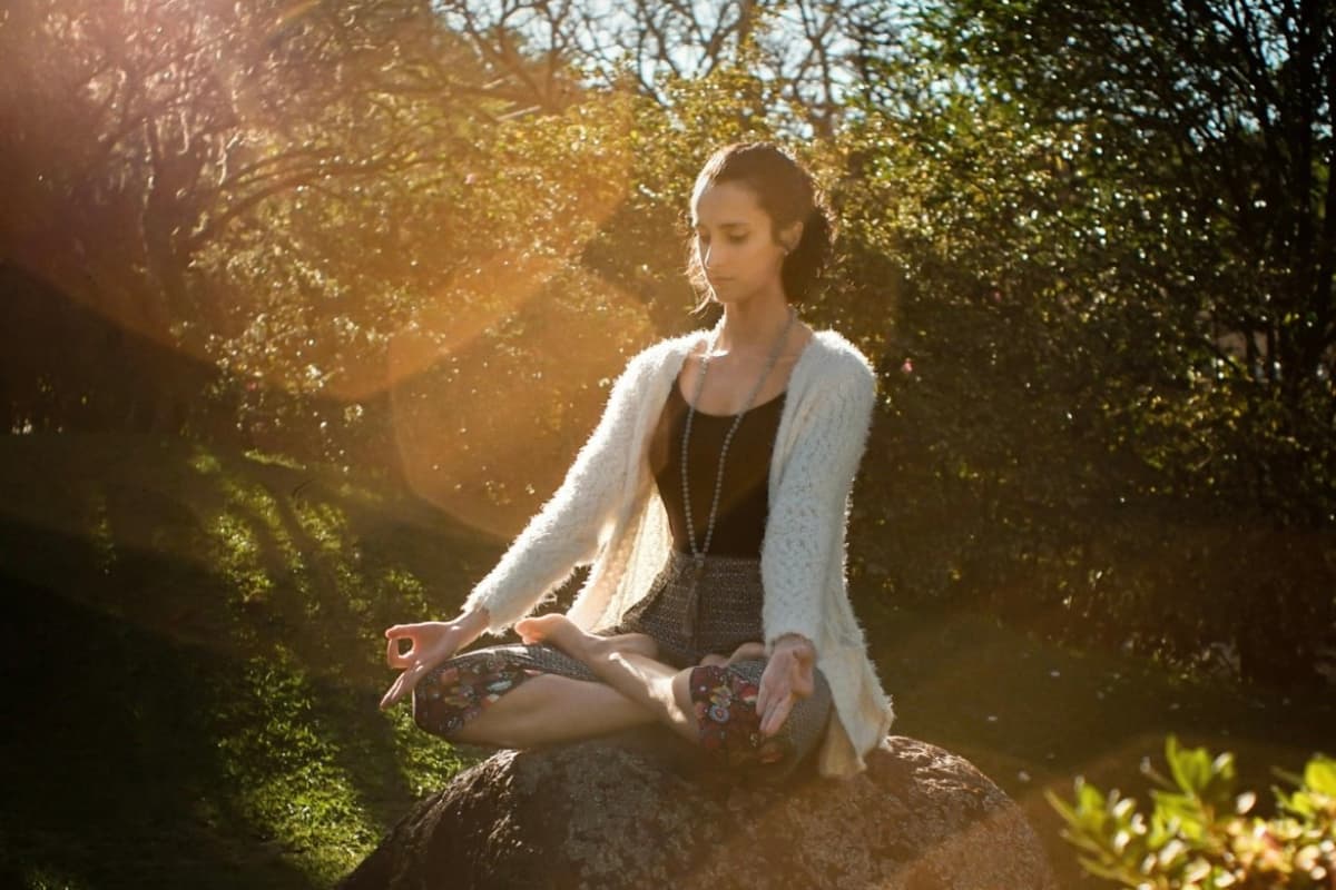 Simak 5 Cara Mencapai Ketenangan Batin dan Kedamaian Pikiran, dengan Mempraktikkan Seni Melepaskan Diri    - Image