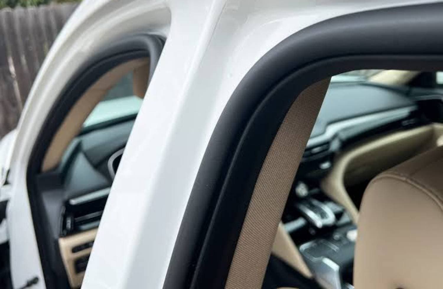 Ilustrasi Komponen karet pintu mobil. (Eco-Friendly Silicone Oil) - Image