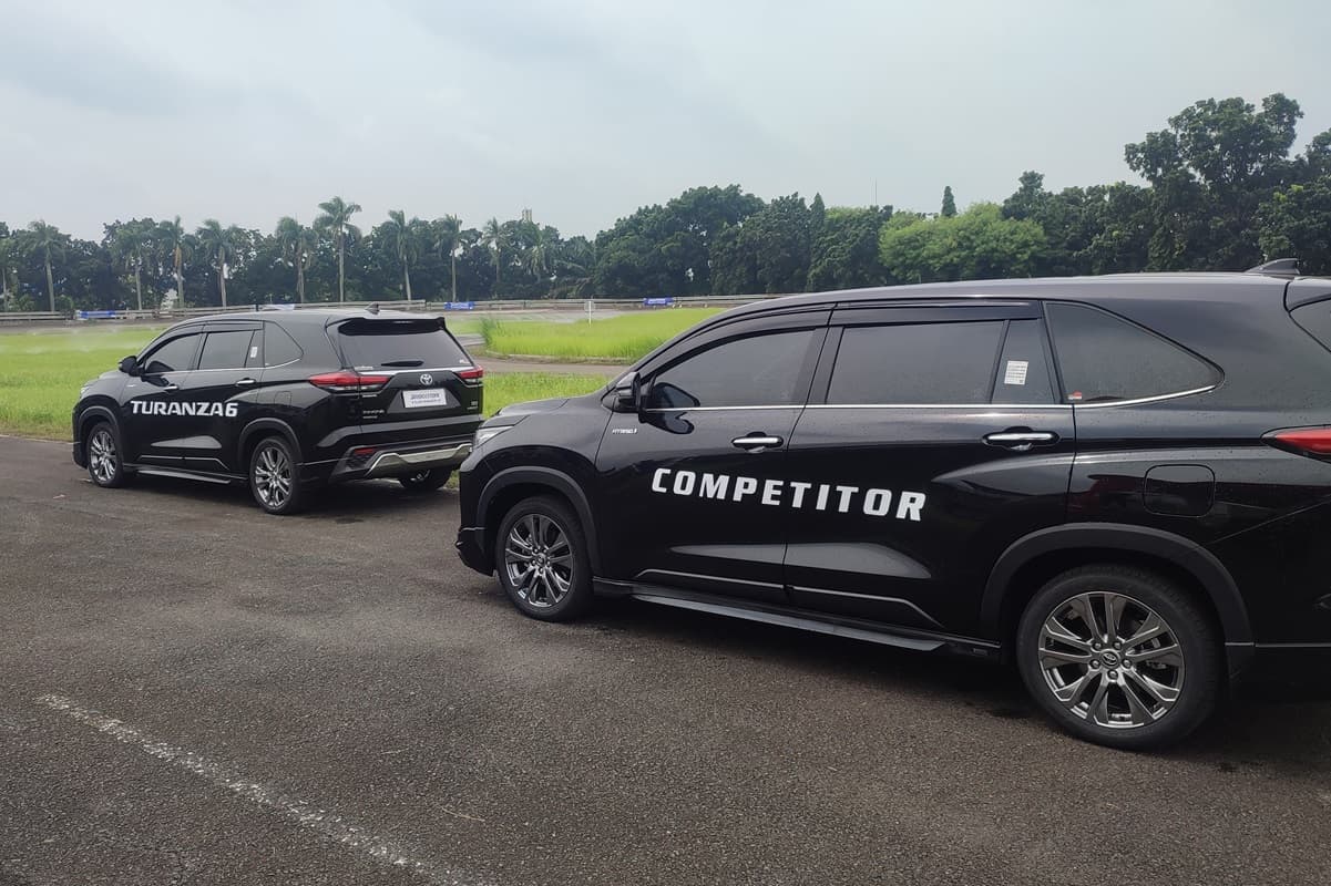 Mencoba Langsung Turanza 6 di Toyota Innova Zenix Hybrid, Tetap Stabil di Trek Basah - Image