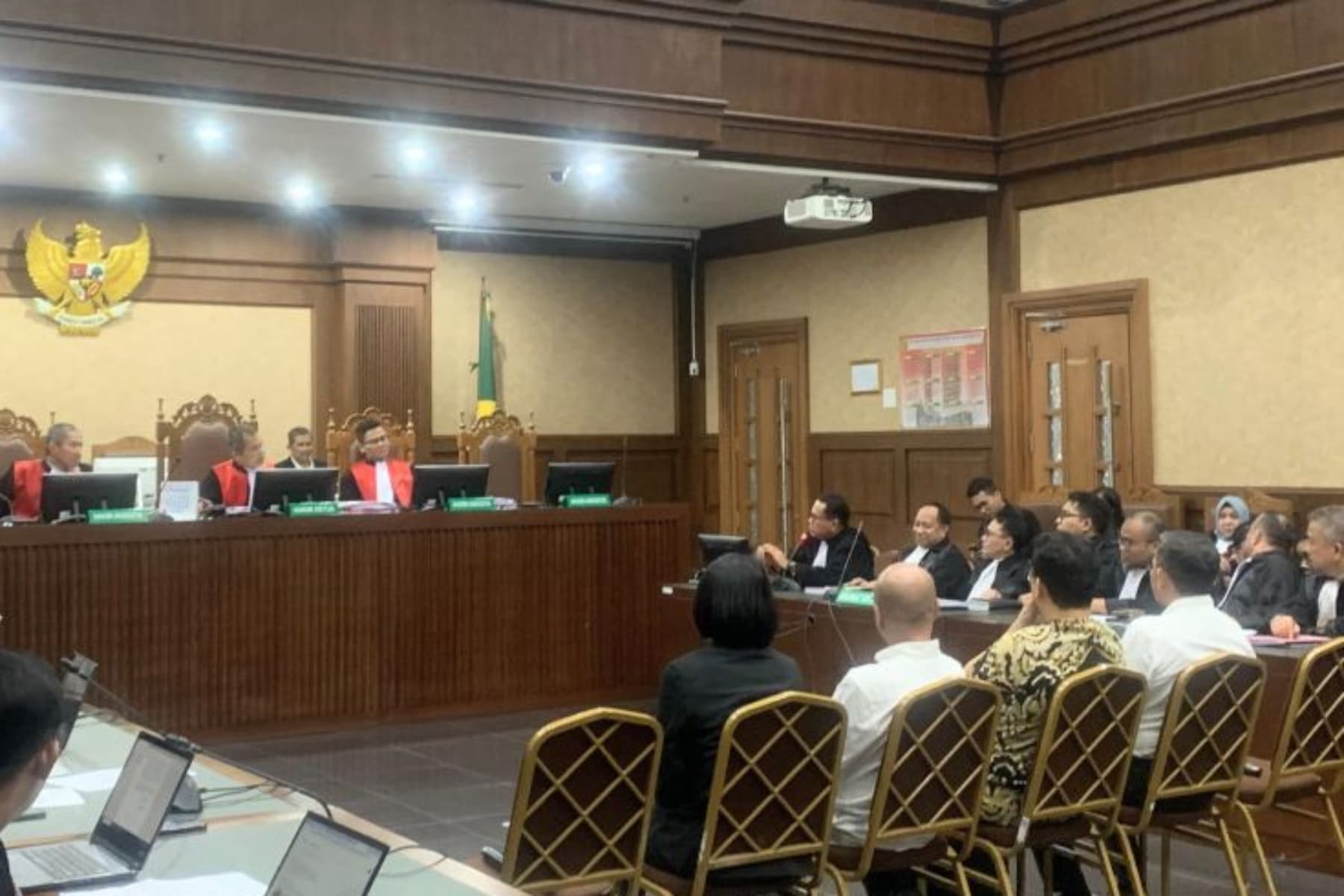 Tak Hanya Suap, Advokat Marcella Santoso Juga Didakwa Cuci Uang Rp 52,5 Miliar Terkait Vonis Lepas Korupsi Ekspor CPO - Image