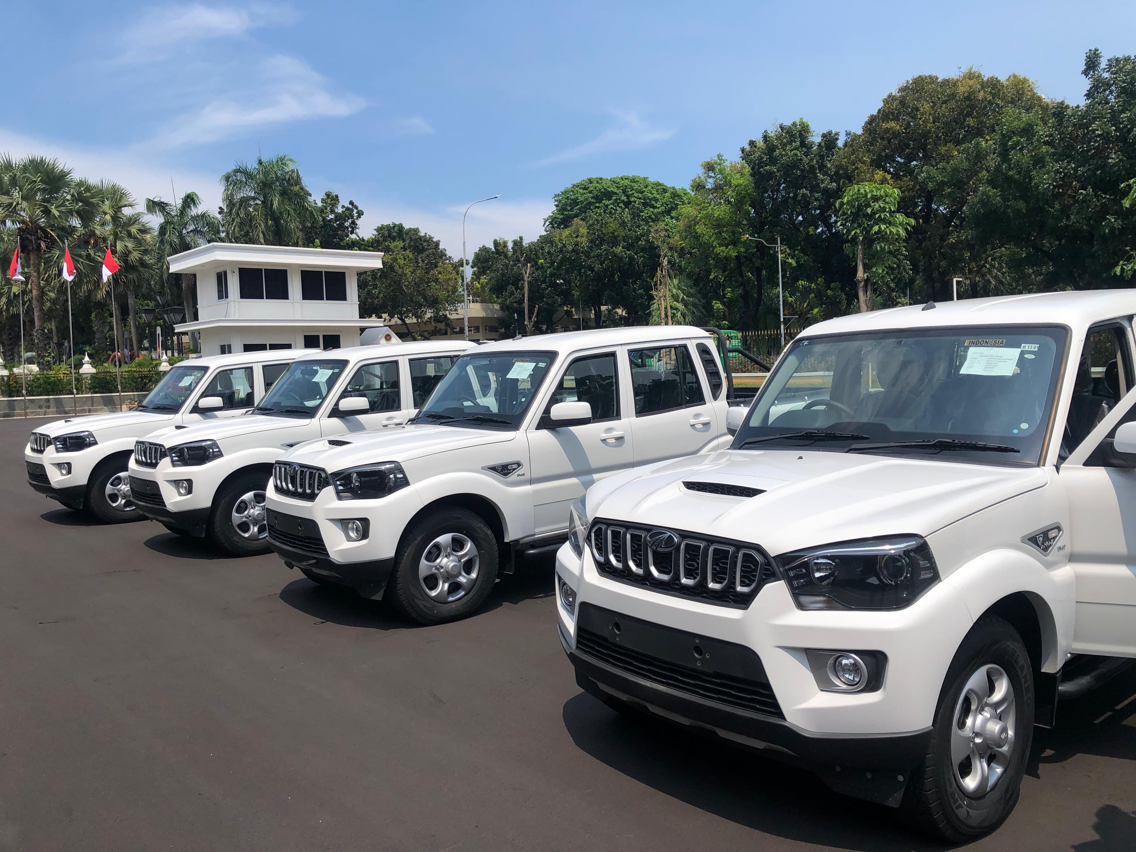 Tambah Bantuan Korban Terdampak Bencana di Sumatera, Kemhan Kirim 4 Mobil Berkemampuan Offroad untuk Salurkan Bantuan - Image