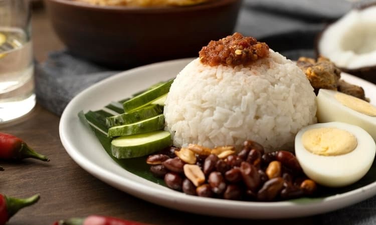 10 Tempat Makan Dekat Stasiun Bojonegoro yang Wajib Masuk List Kamu! - Image