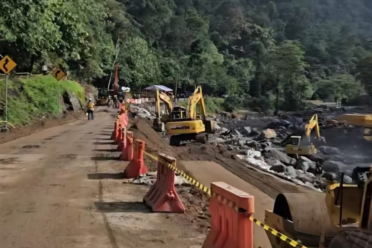Catat Jadwalnya, Kementerian PU Bakal Uji Coba Jalan Lembah Anai Khusus Sepeda Motor - Image