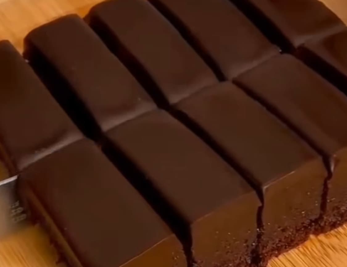 Cake cokelat super nyoklat tanpa oven maupun whipping cream. (Sumber: instagram.com/@afiah.nasution) - Image