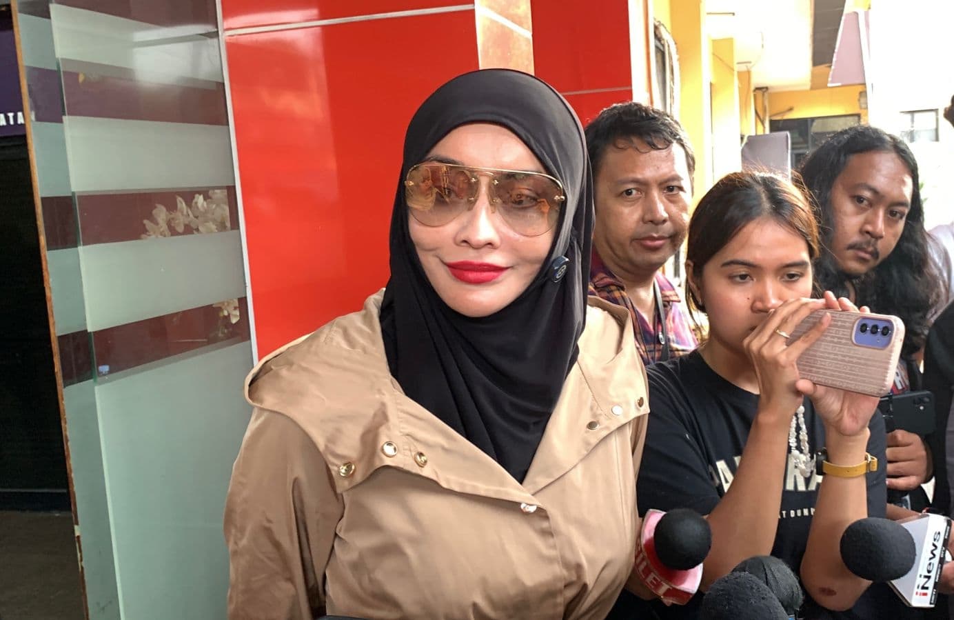 Praperadilan Richard Lee Ditolak, Doktif Bongkar Rp 50 Miliar Dana Suap - Image