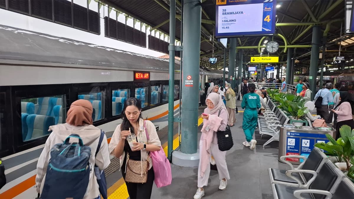 10 Alasan Naik Kereta Api saat Mudik Lebaran 2026 Banyak Diminati, Bebas Macet dan Lebih Nyaman! - Image