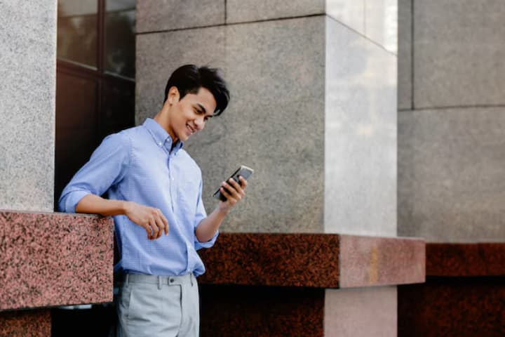 8 Tanda Seseorang Menggunakan AI untuk Membalas Pesan WhatsApp, Apa Sajakah Itu? - Image