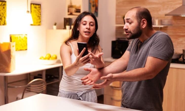 4 Zodiak Hobi Selingkuh, Kerap Goyah dan Kurang Konsisten Menjaga Kesetiaan - Image