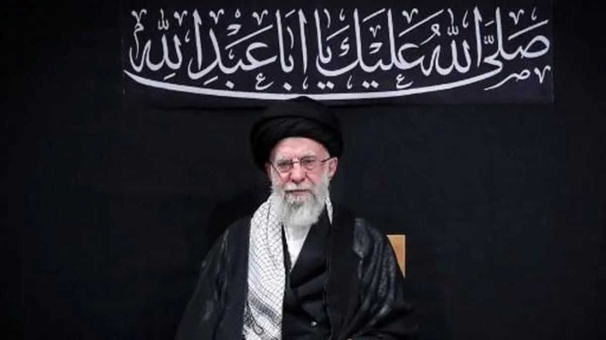 Profil Singkat Ayatollah Ali Khamenei: Ulama Revolusi yang Membentuk Arah Iran Modern - Image